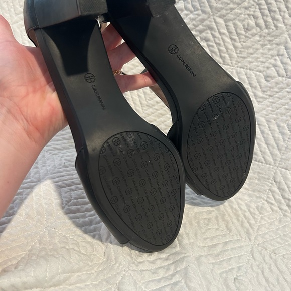 Giani Bernini Memory Foam Peep Toe T Strap Pumps Black Size 11 - Picture 10 of 12
